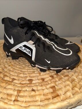Nike Youth Black and White Alpha Sports Cleats size 6 Y